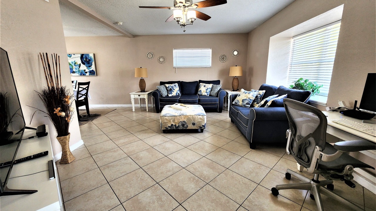Photo of Livingroom in Bay Crest Park
