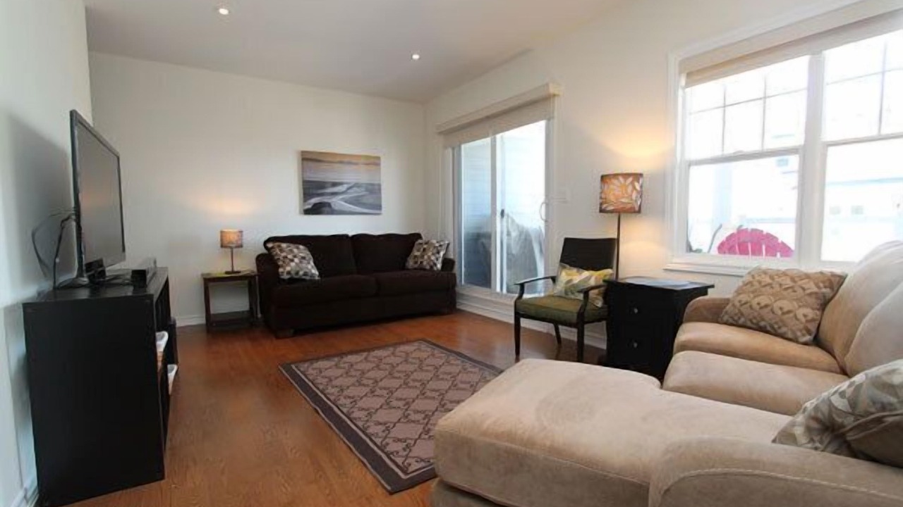 Photo of Livingroom in Wasaga Beach