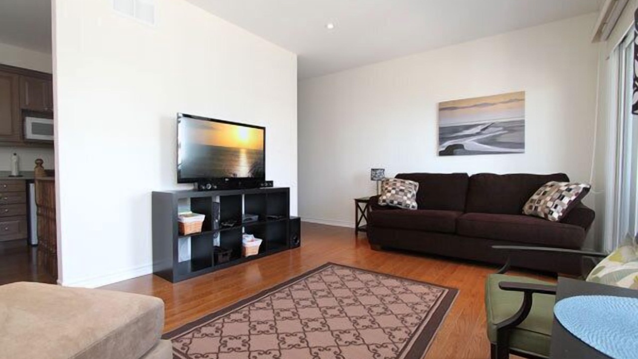 Photo of Livingroom in Wasaga Beach