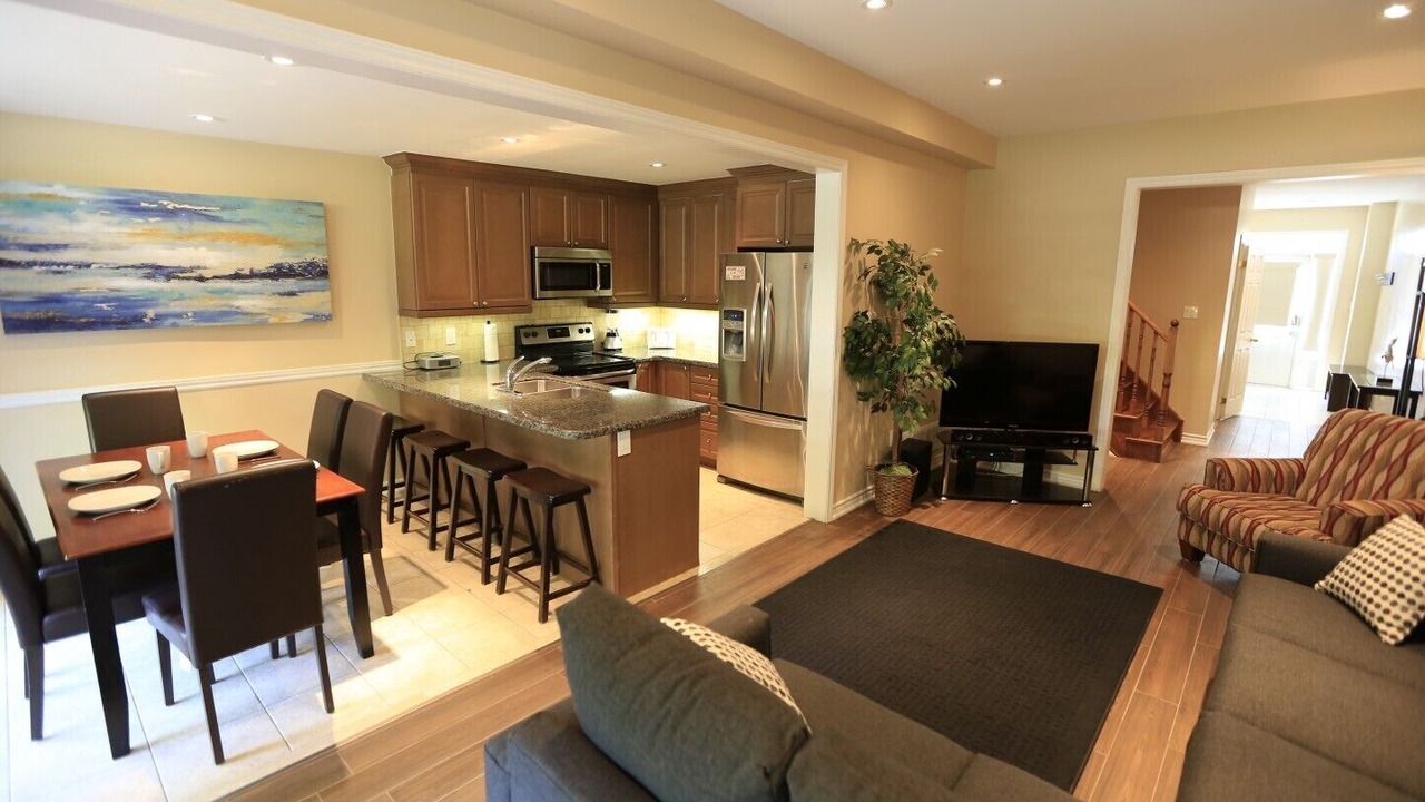 Photo of Livingroom in Wasaga Beach