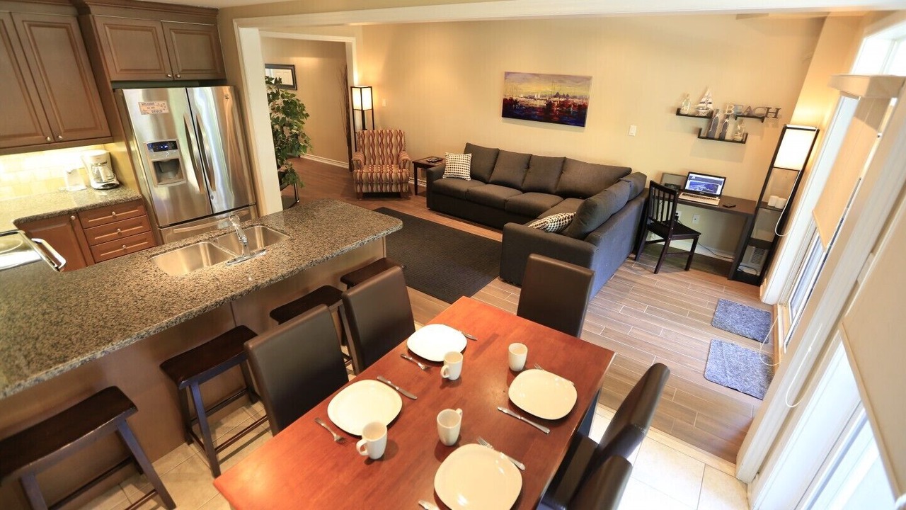 Photo of Livingroom in Wasaga Beach