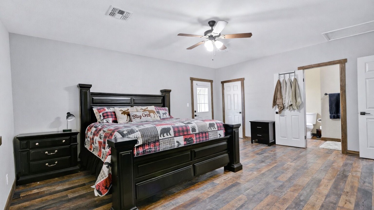Photo of Bedroom in Strawberry