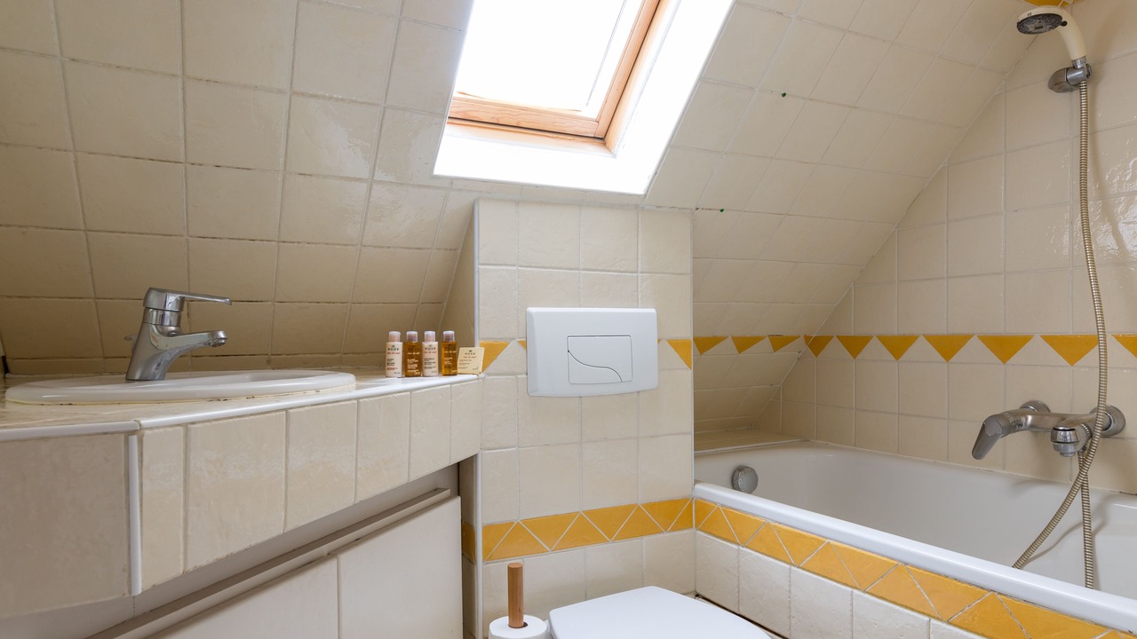 Photo of Bathroom in Quartier du Gros-Caillou