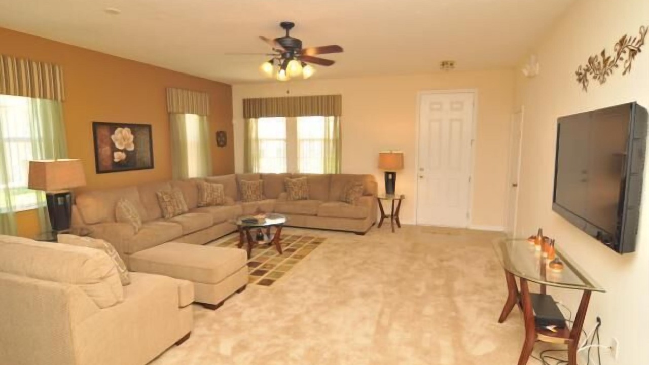 Photo of Livingroom in Legacy Park