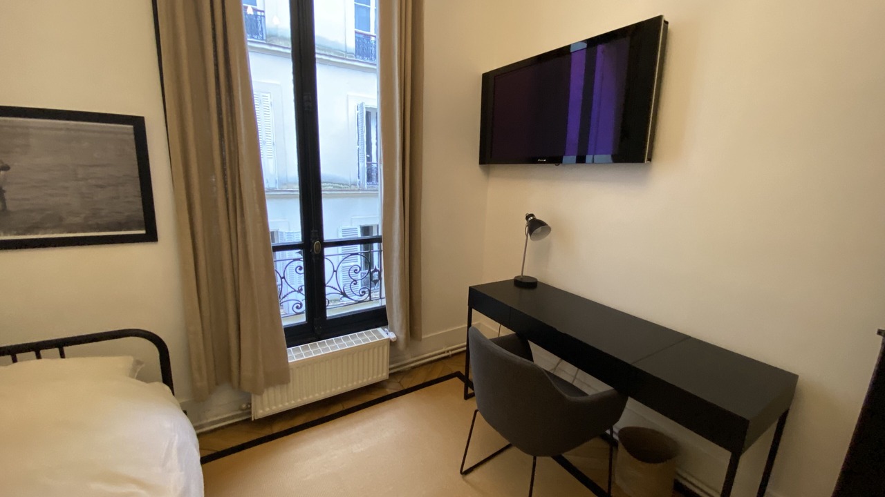 Photo of Bedroom in Montparnasse