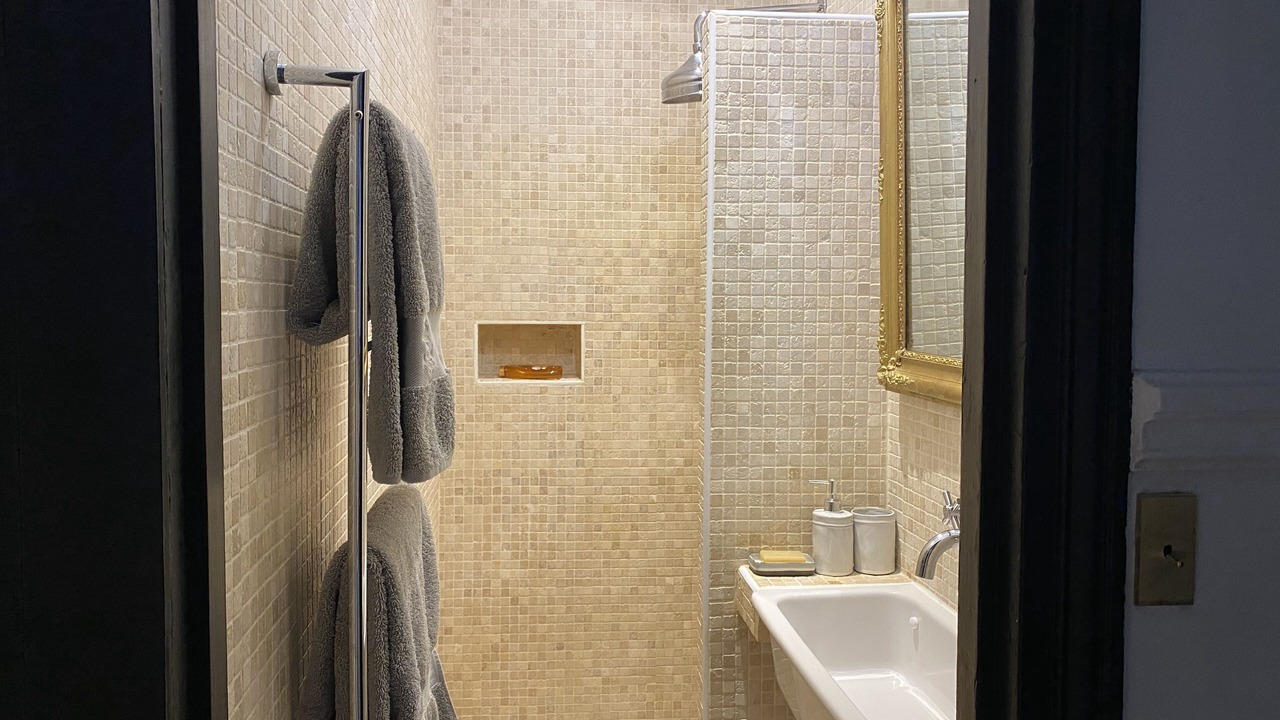 Photo of Bathroom in Montparnasse