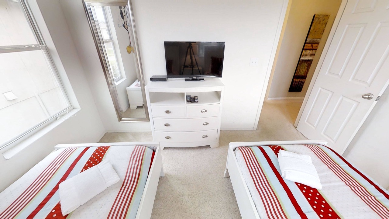 Photo of Bedroom in Crystal Cove