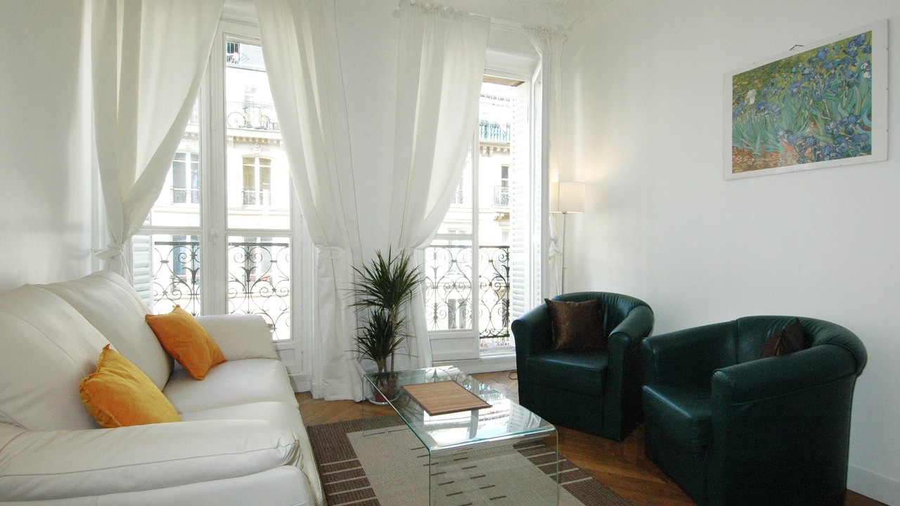Photo of Others in Vivienne