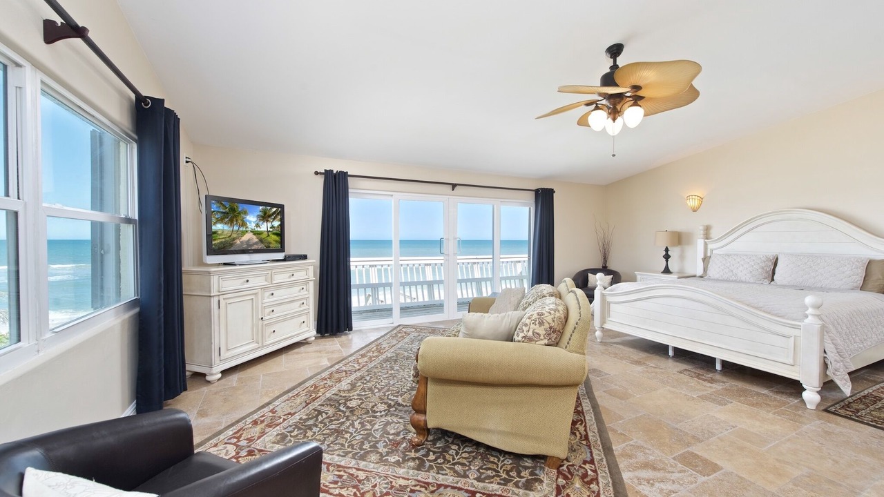 Photo of Bedroom in Floridana Beach