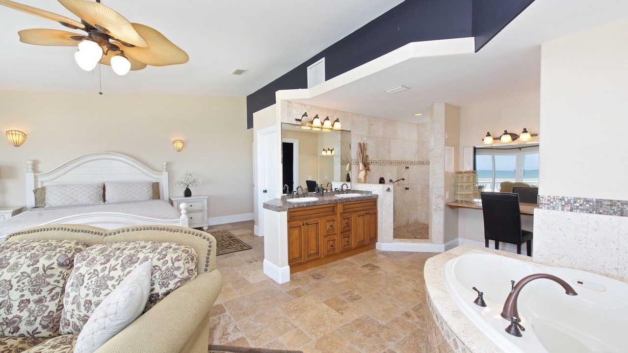 Photo of Bedroom in Floridana Beach