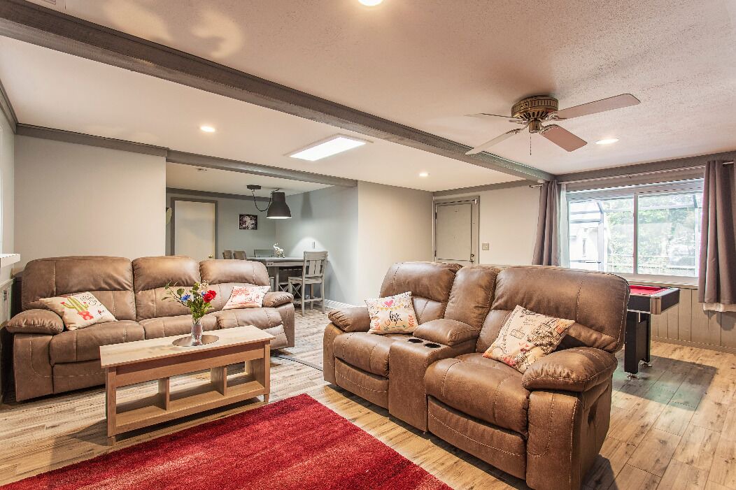 Photo of Livingroom in Bearss Plaza