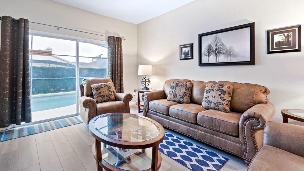 Photo of Livingroom in Windsor Palms