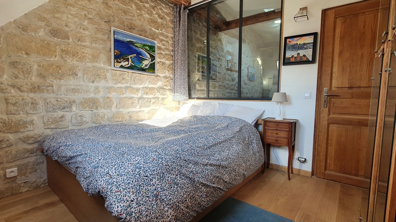 Photo of Bedroom in Saint-Merri