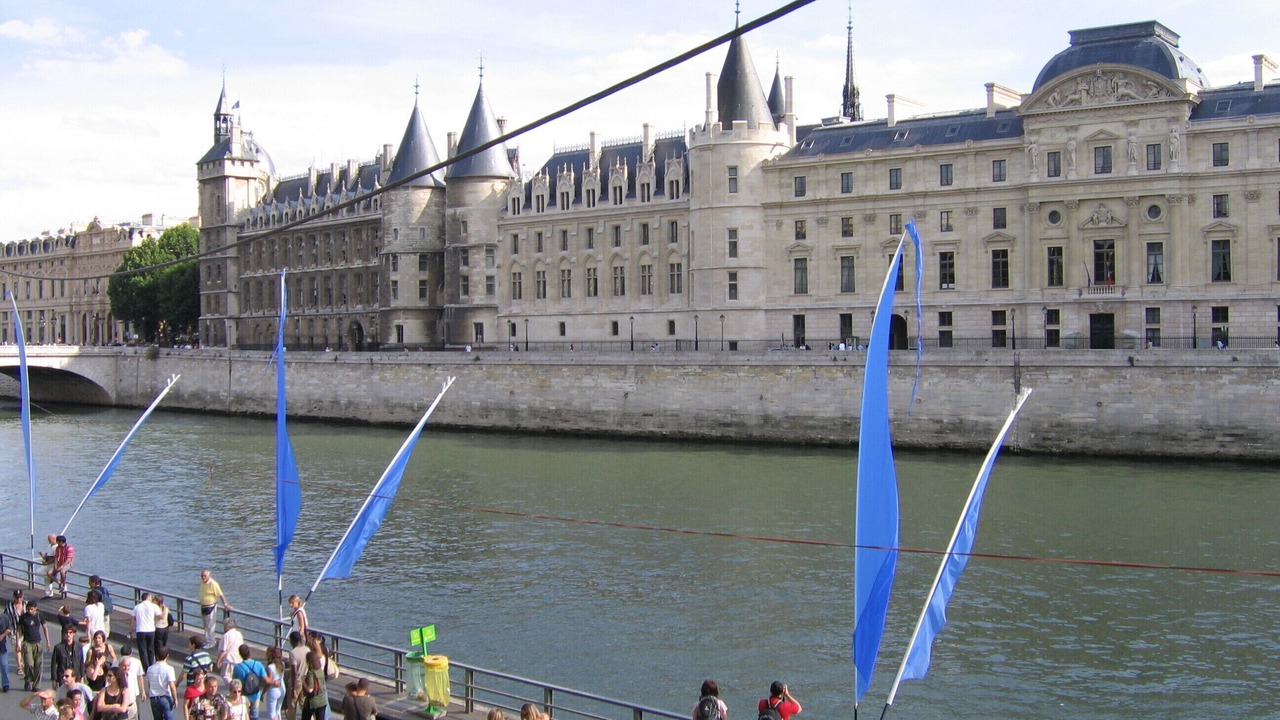 Photo of Others in Pantin