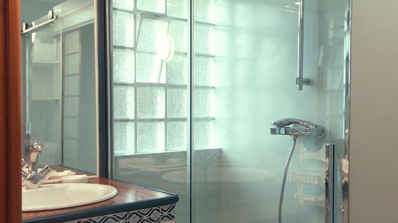 Photo of Bathroom in Joinville-le-Pont