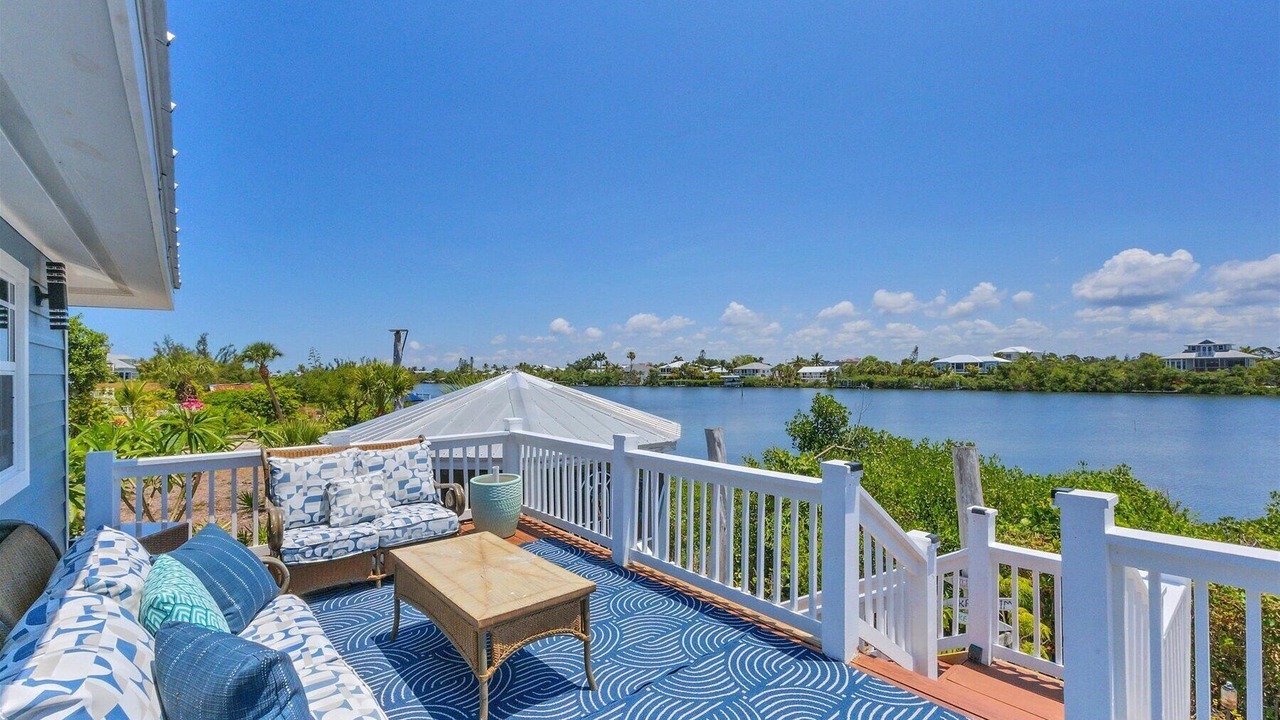 Photo of Patio Balcony in Cape Haze