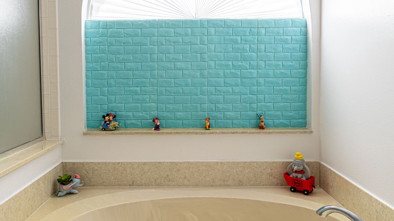 Photo of Bathroom in Lake Davenport Estates