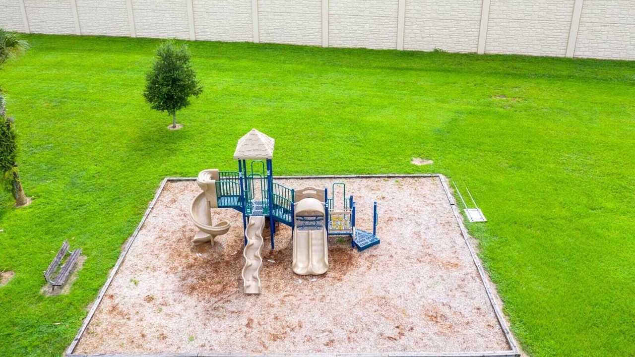 Photo of Others in Lake Davenport Estates
