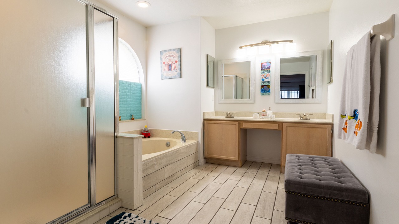 Photo of Bathroom in Lake Davenport Estates