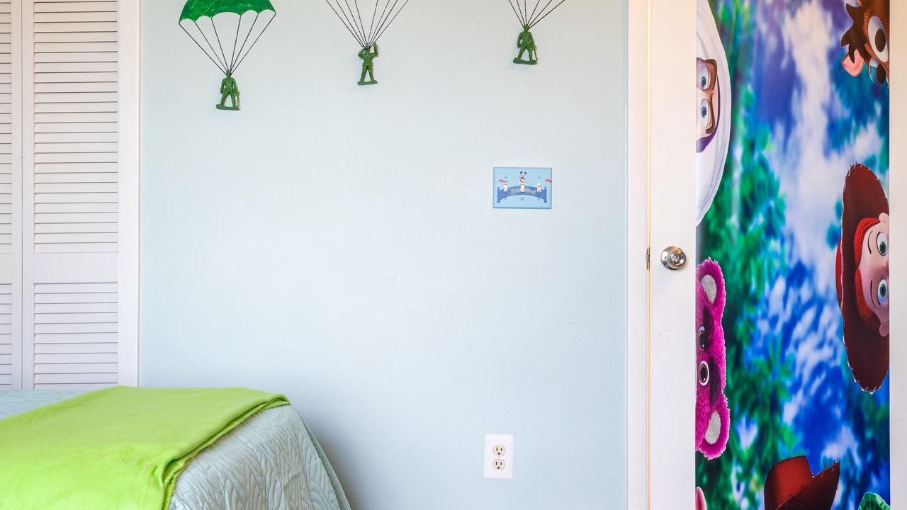 Photo of Bedroom in Lake Davenport Estates