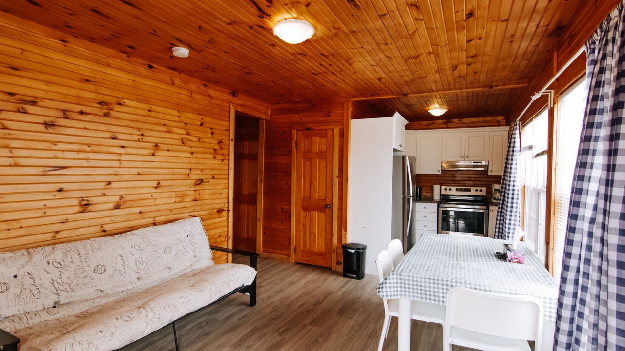 Photo of Livingroom in Wasaga Beach