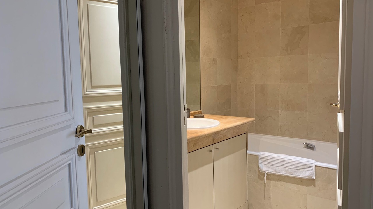 Photo of Bathroom in 2nd Arrondissement