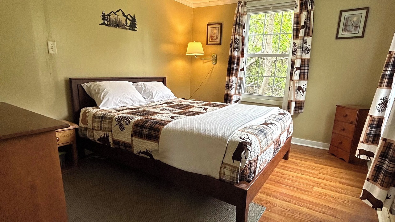 Photo of Bedroom in Renovo