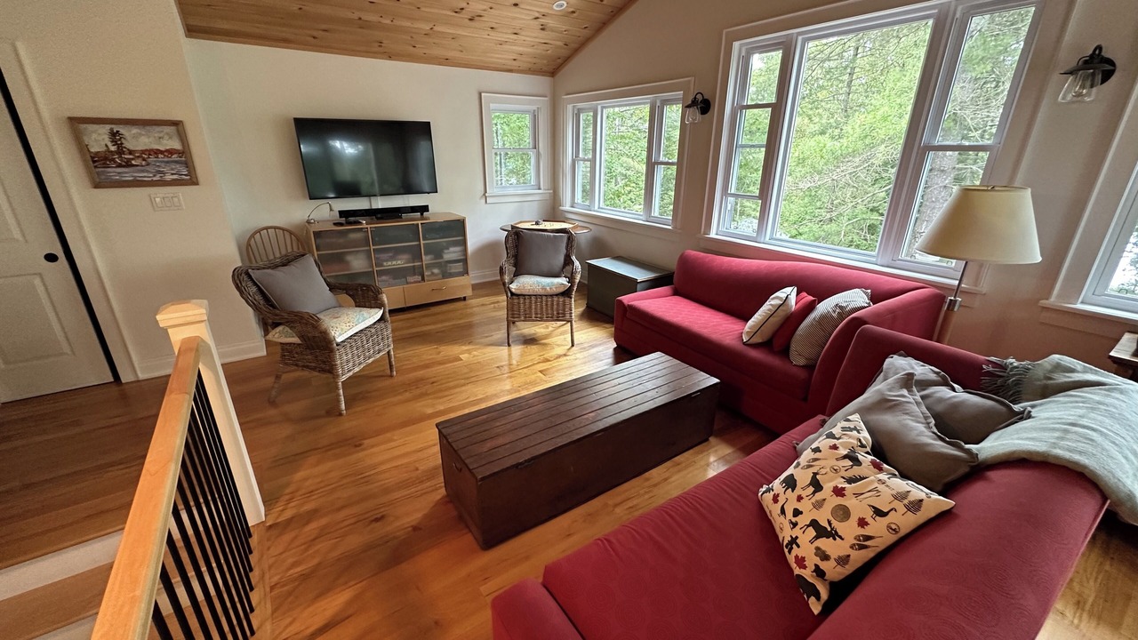Photo of Livingroom in North Frontenac