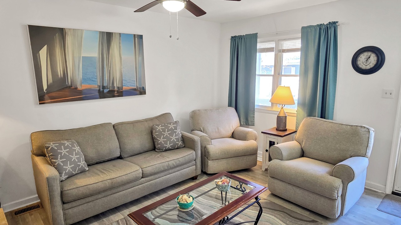 Photo of Livingroom in Caine Woods