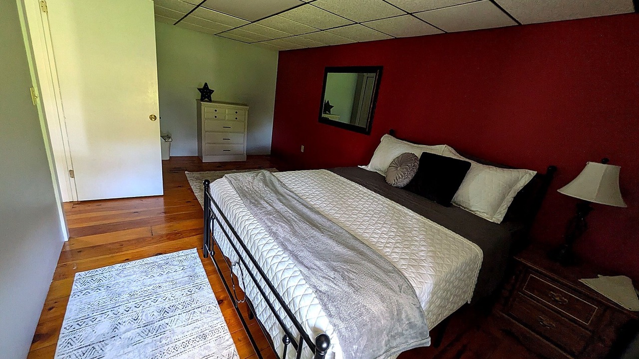 Photo of Bedroom in Belleville