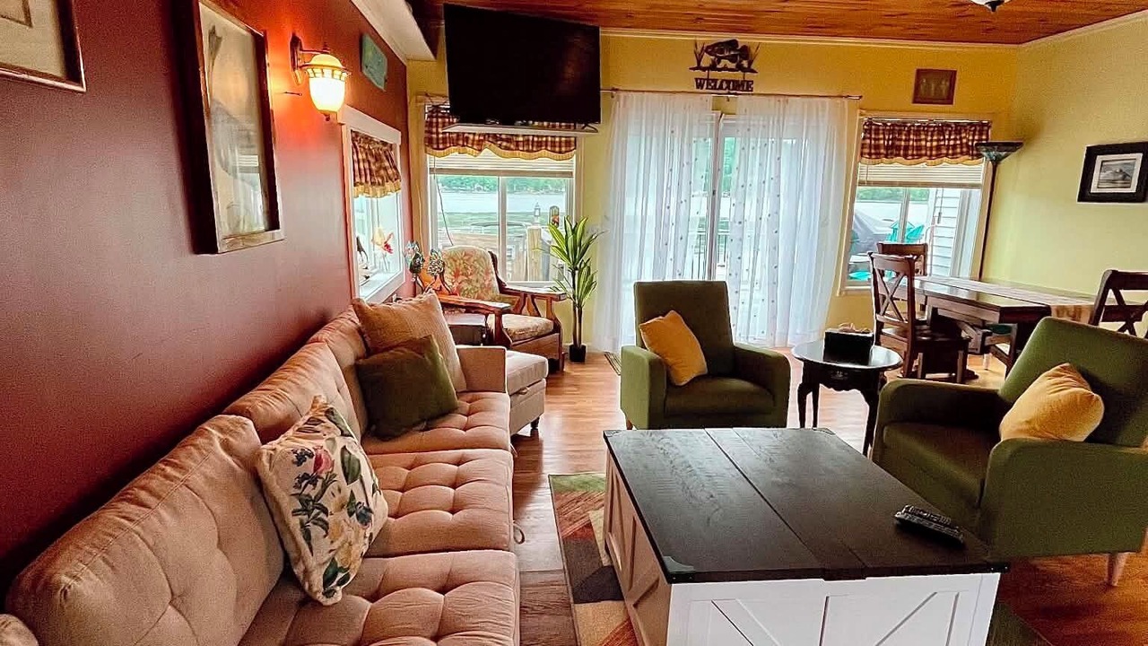 Photo of Livingroom in Hammondsport