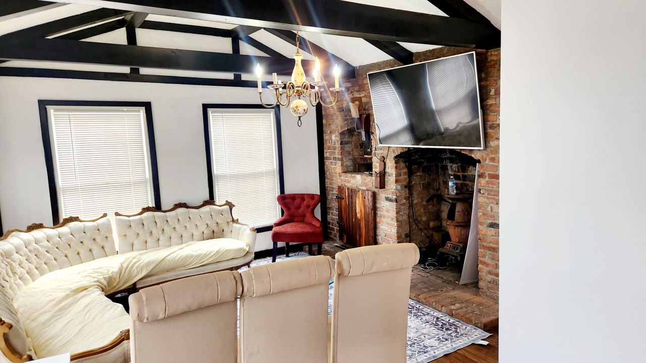 Photo of Livingroom in Dix Hills