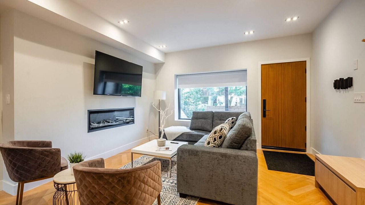 Photo of Livingroom in Leslieville