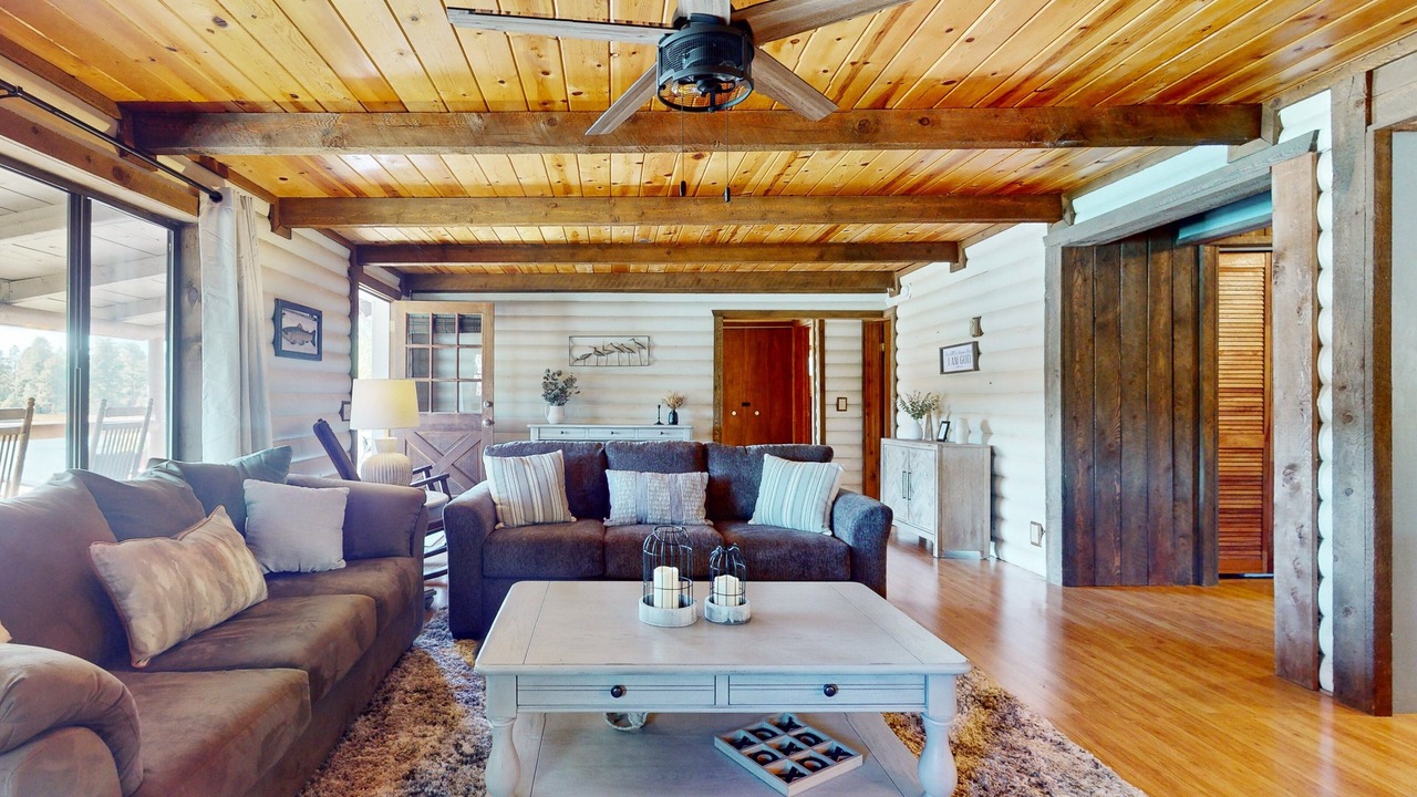 Photo of Livingroom in Munds Park