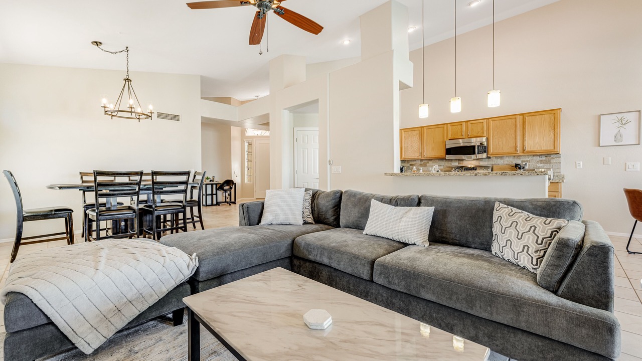 Photo of Livingroom in Palm Valley