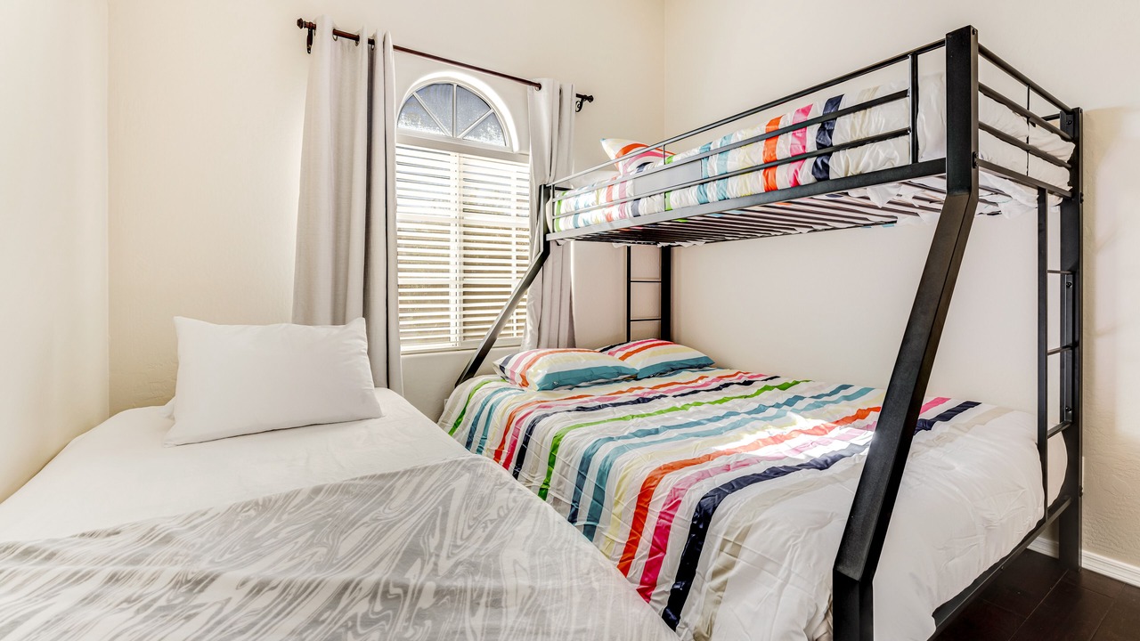 Photo of Bedroom in Palm Valley