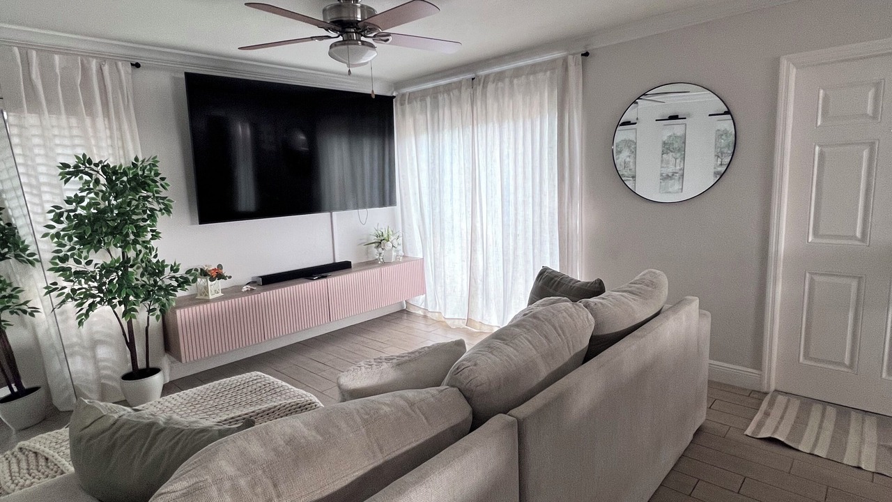 Photo of Livingroom in Carrollwood