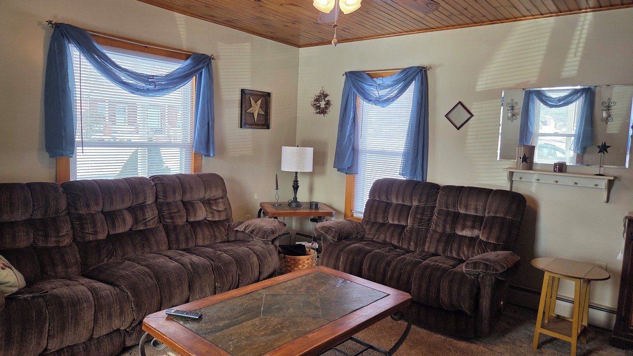 Photo of Livingroom in Canton
