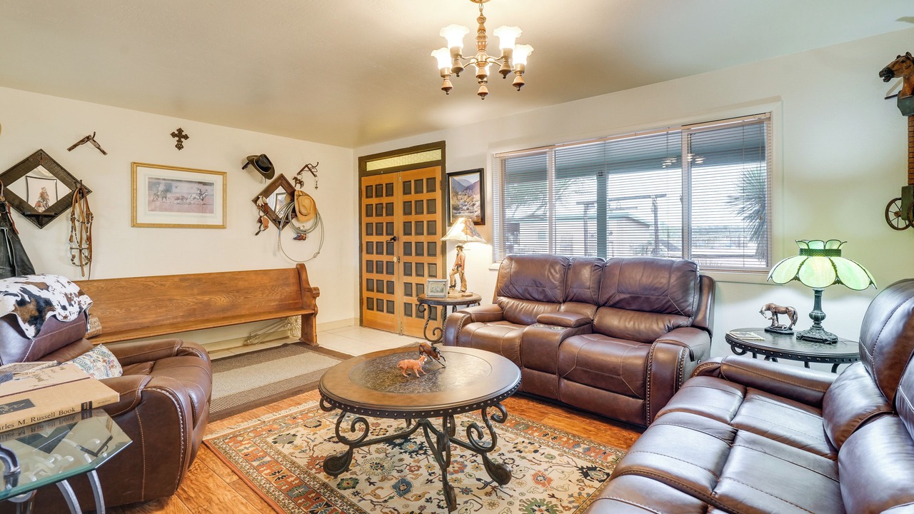 Photo of Livingroom in Wickenburg