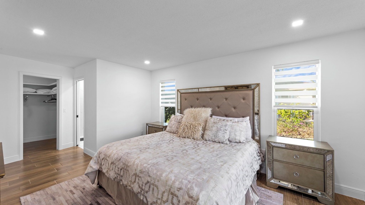 Photo of Bedroom in Town and River