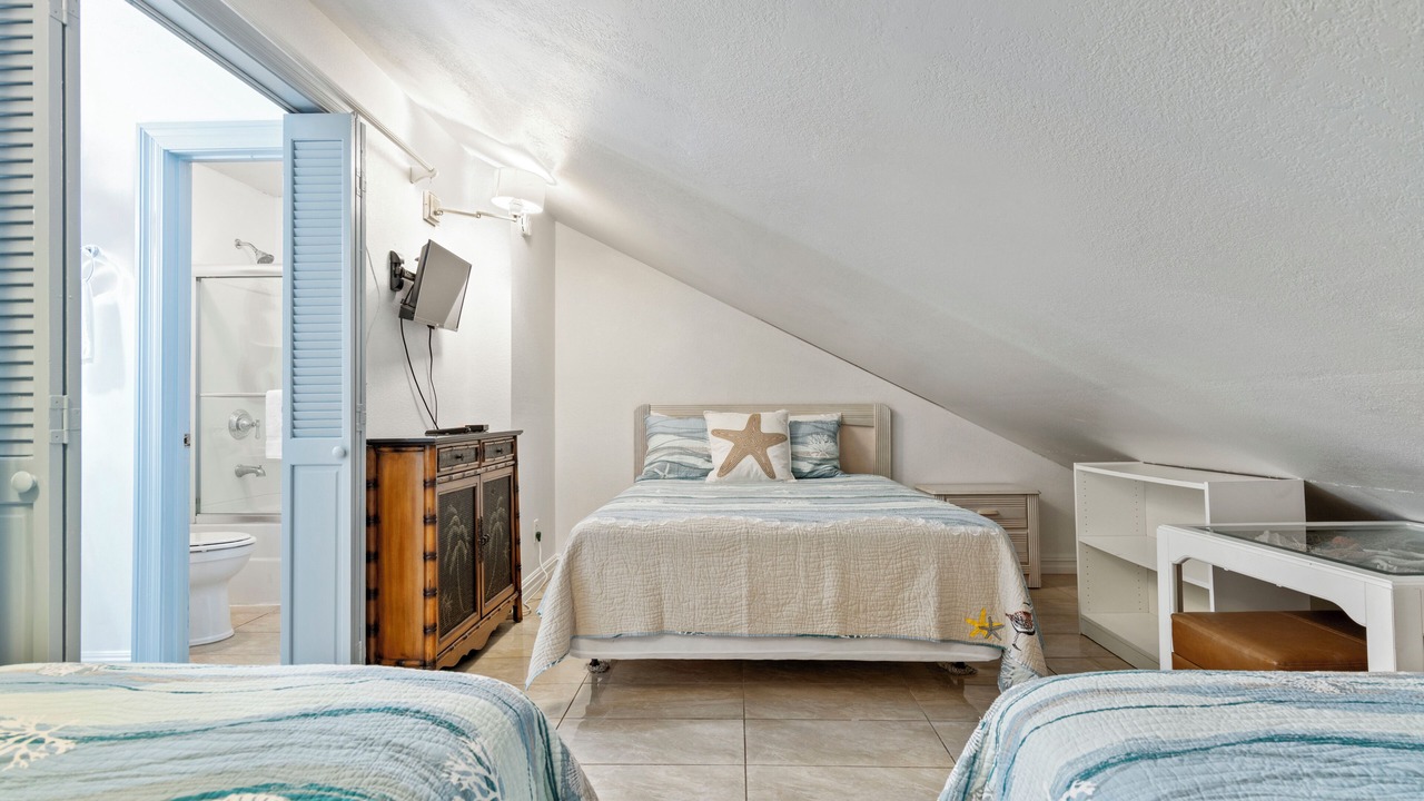 Photo of Bedroom in Crystal Shores