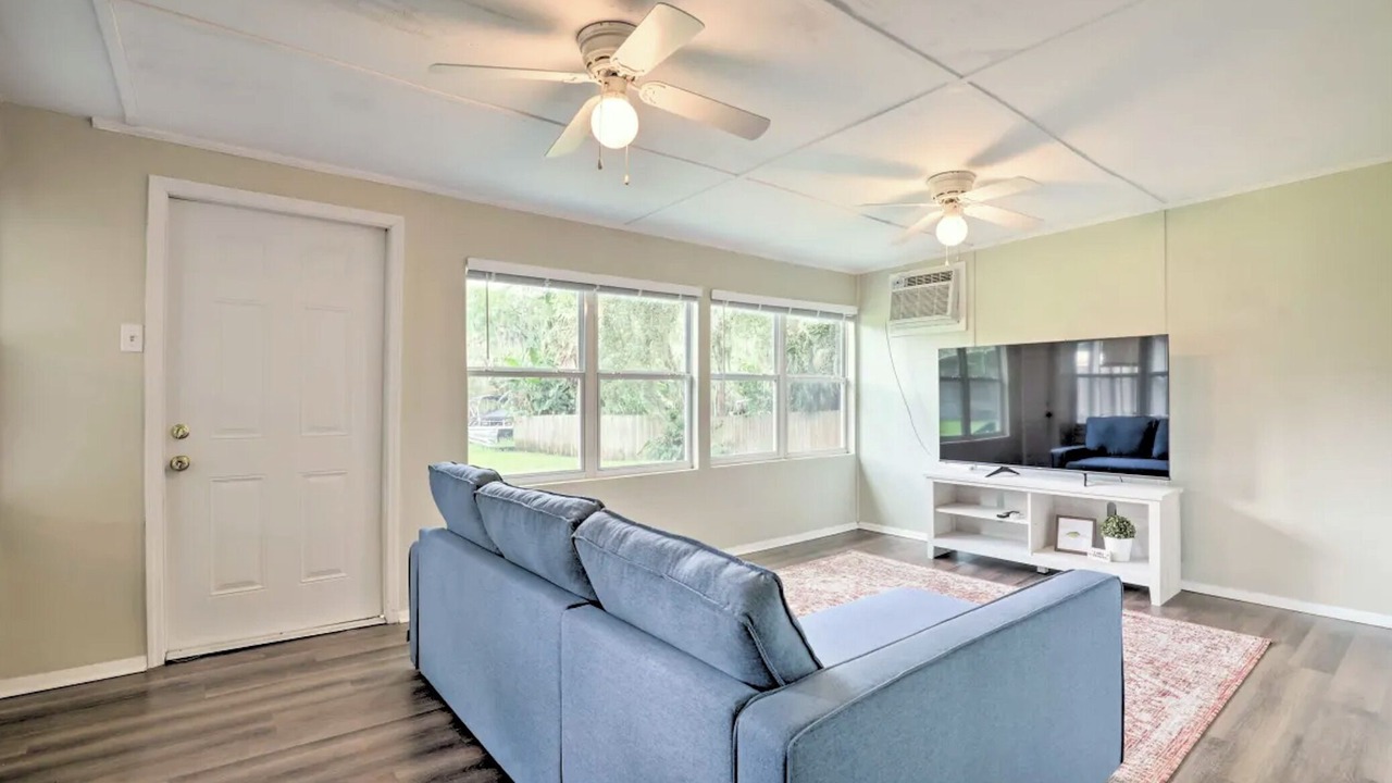 Photo of Livingroom in Melrose