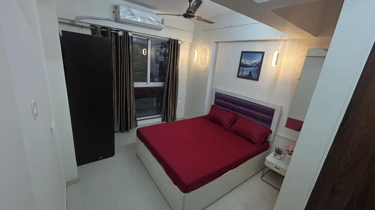 Photo of Bedroom in Versova