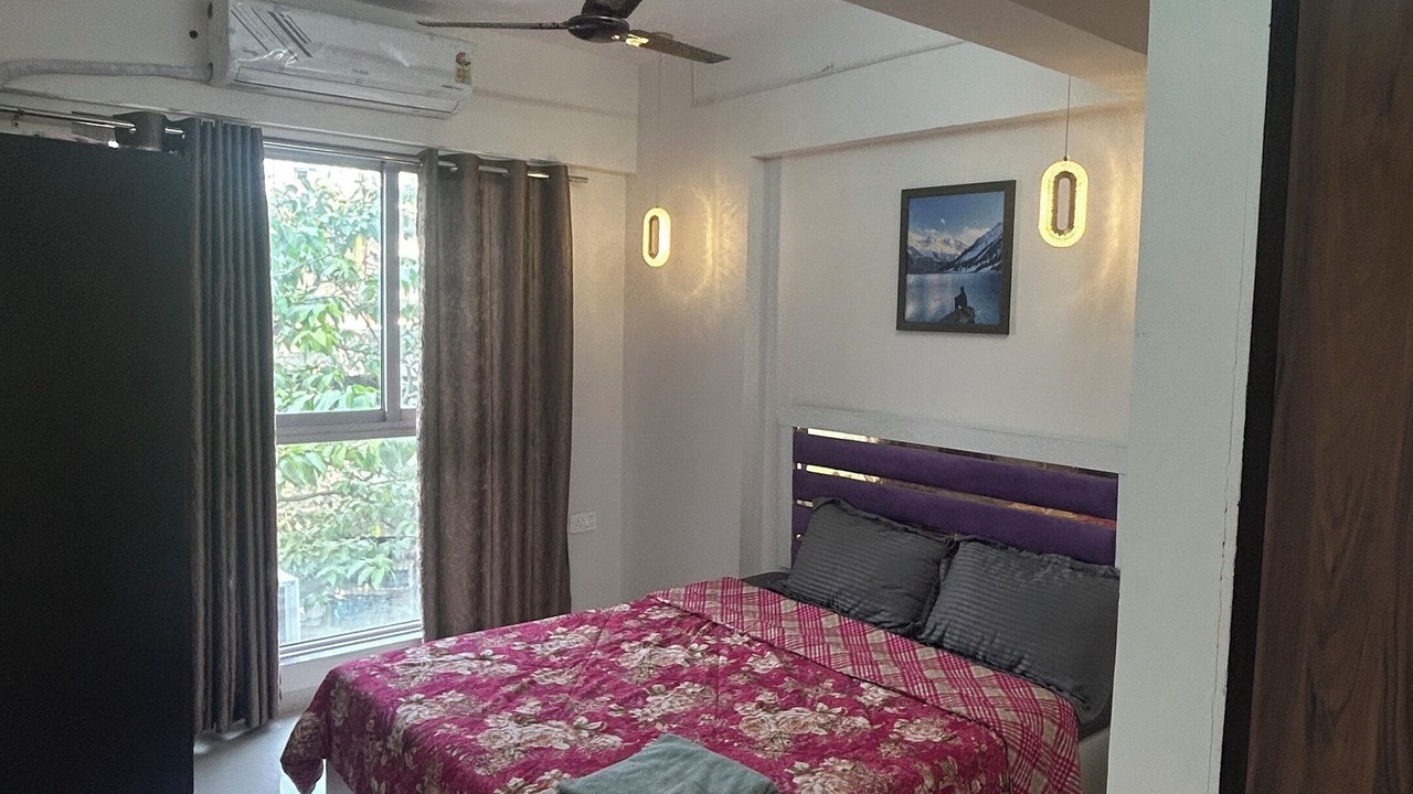 Photo of Bedroom in Versova