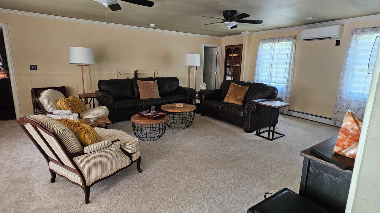 Photo of Livingroom in Campbell Hall