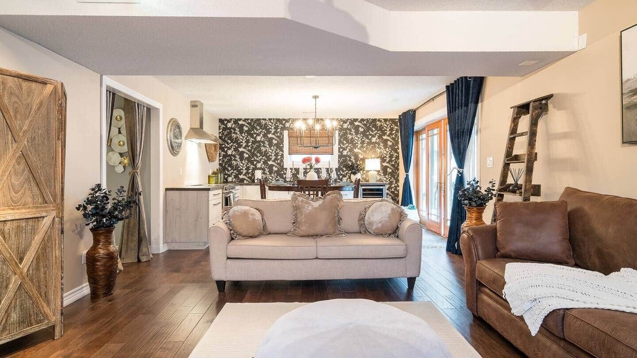 Photo of Livingroom in Wasaga Beach