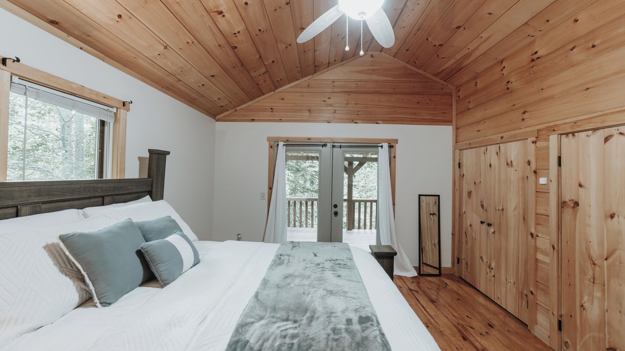 Photo of Bedroom in Loysville