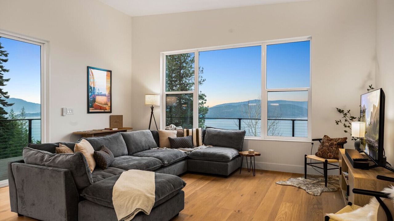 Photo of Livingroom in Trestle Creek