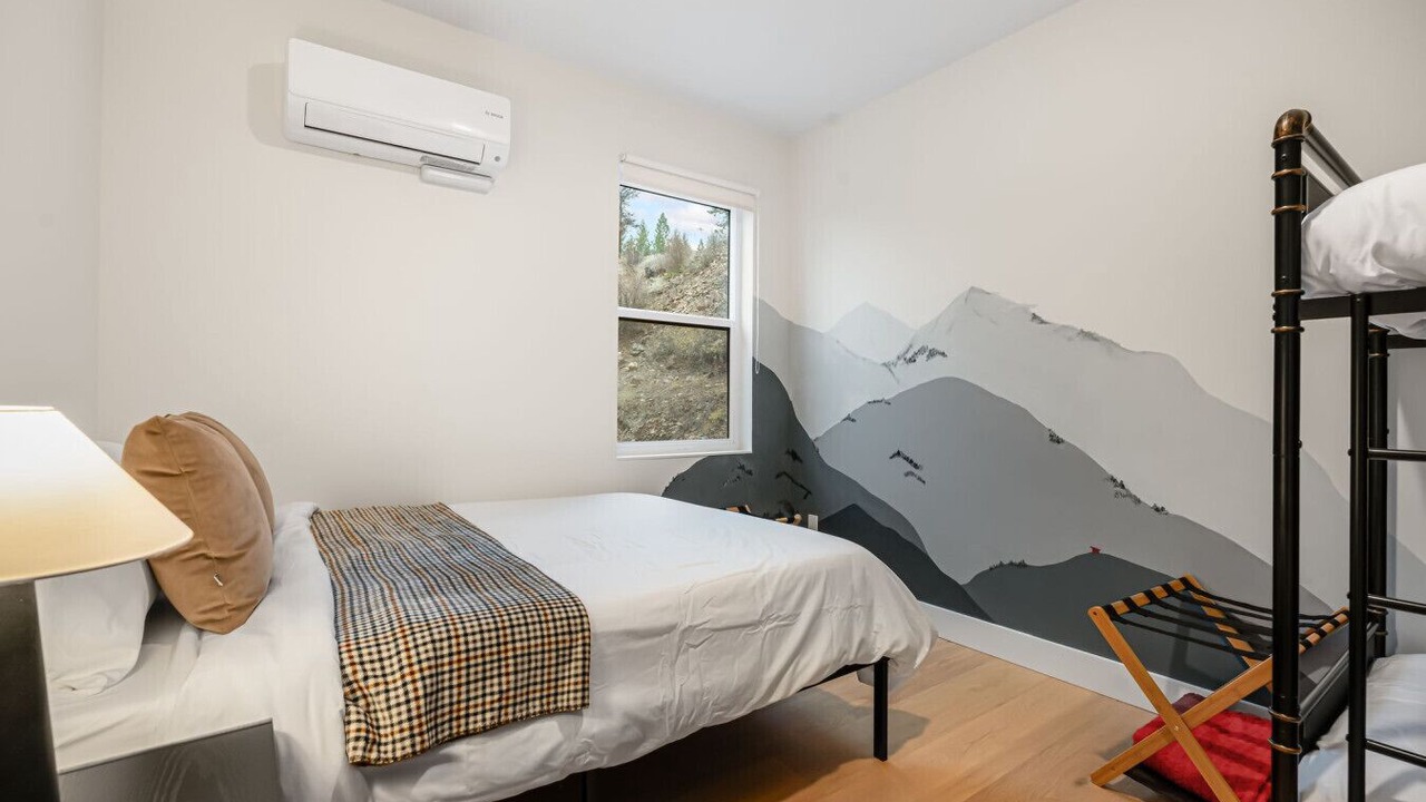 Photo of Bedroom in Trestle Creek
