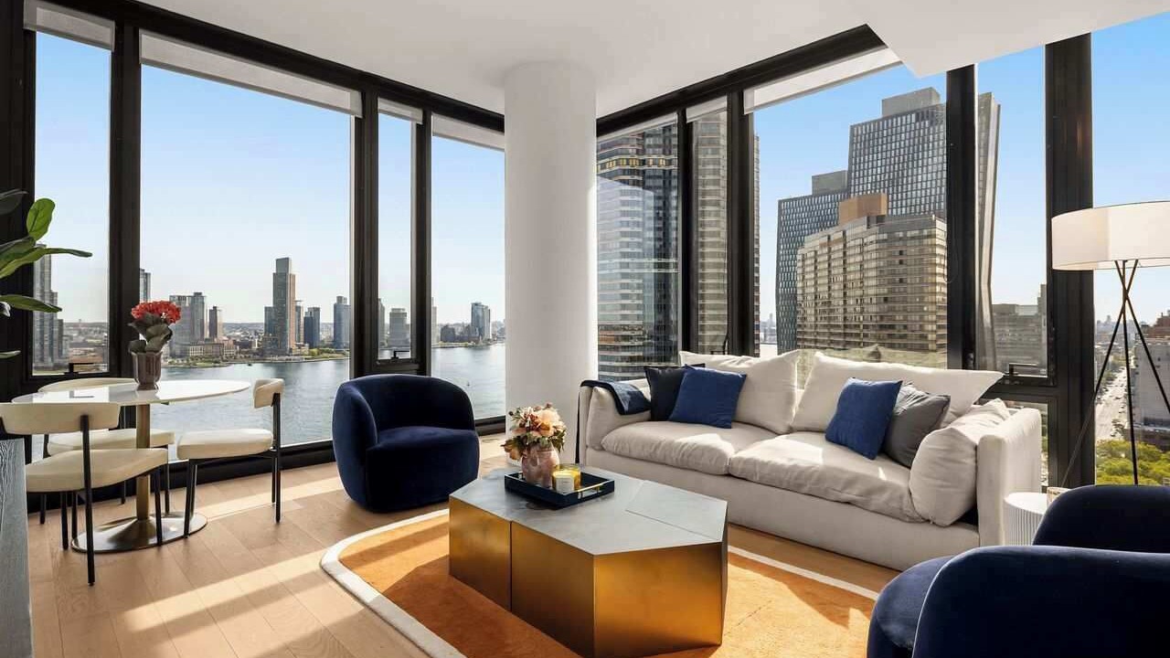 Photo of Livingroom in Tudor City